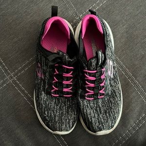 Sketchers youth sneakers